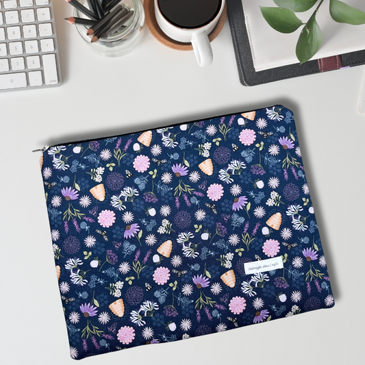 Bumblebee Garden Dark Blue - Laptop Sleeve